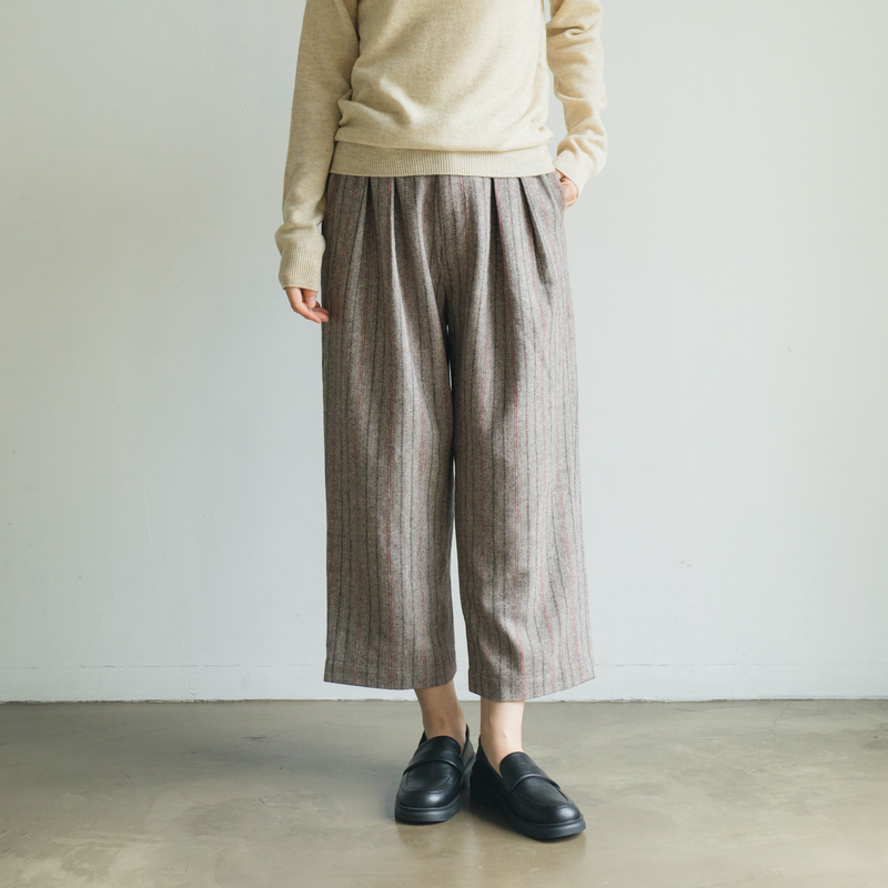 Warm and comfortable wool-blend striped pants with a pleated waist and lining (Product code: 231011-1)