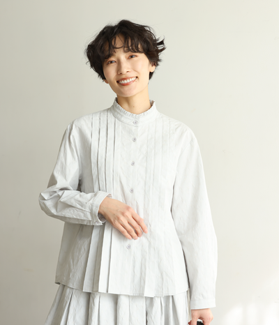 期間限定10％OFF★大人のコーデに馴染む上品な印象　首元フリルブラウス　シャツブラウス　240321