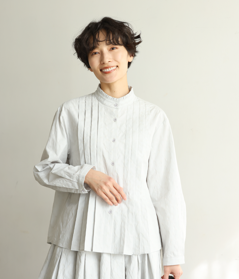 期間限定10％OFF★大人のコーデに馴染む上品な印象　首元フリルブラウス　シャツブラウス　240321