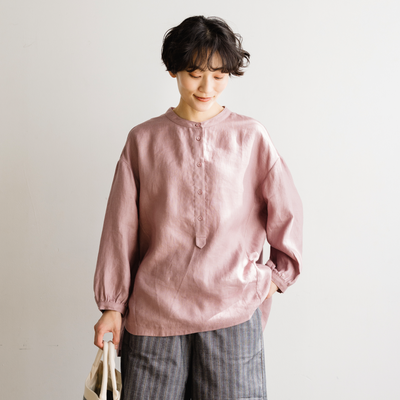 きれいな落ち感とニュアンスのある風合いが楽しめるブラウス　リネン100％　 　240322