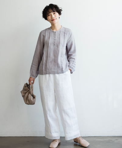 かろやかな足元を印象付けるパンツ　レース　リネン　裏地付き　ホワイト　240405-1