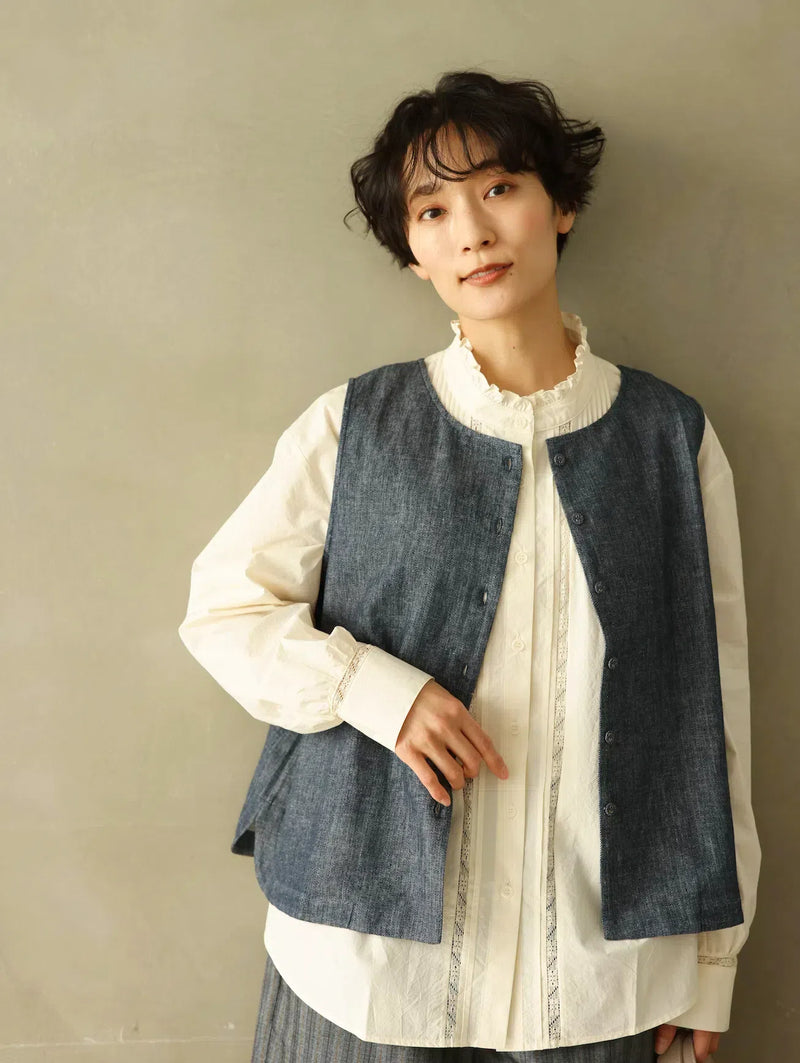 它將幫助你打破平常造型的單調。 2way 人字紋牛仔背心，棉質 240913-1 