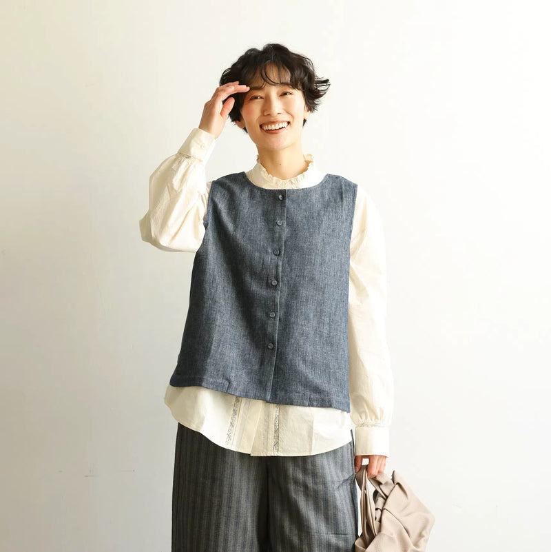 它將幫助你打破平常造型的單調。 2way 人字紋牛仔背心，棉質 240913-1 