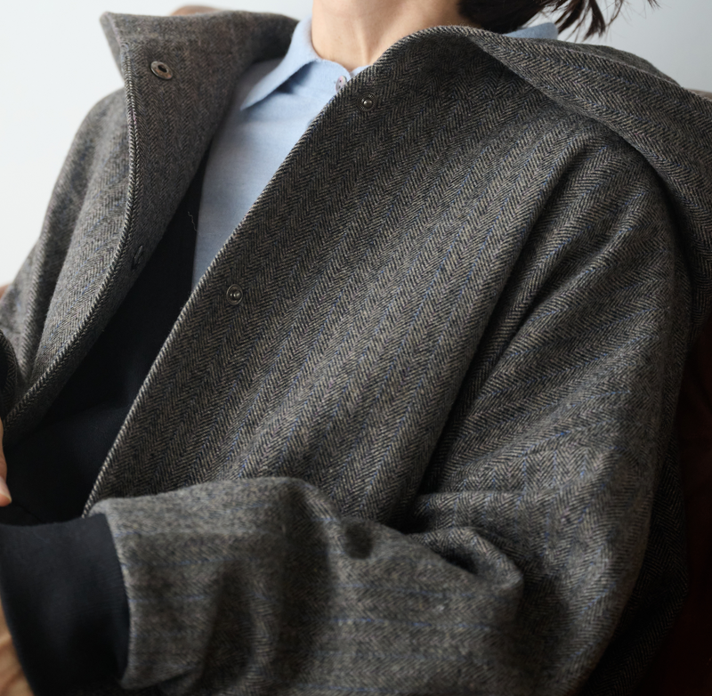 連帽羊毛大衣，休閒又時尚。