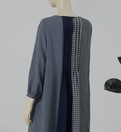 天然素材の持つ素朴な魅力を引き出す、洗練されたパッチワークデザイン　コットンリネン ワンピース　250306-1