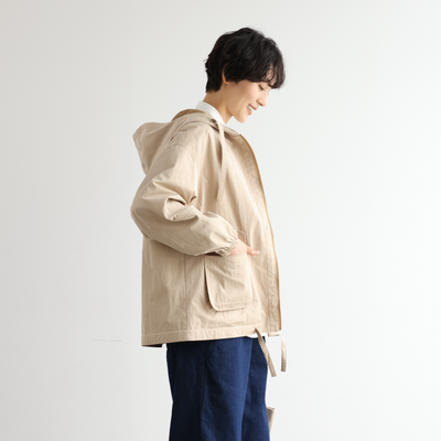 季節を問わず長く愛用いただけるリバーシブル ワークジャケット ライトベージュ／キャメル 250403-1