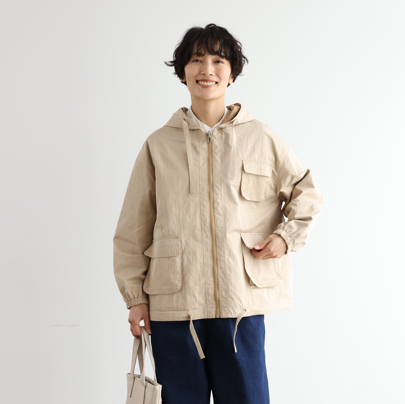 季節を問わず長く愛用いただけるリバーシブル ワークジャケット ライトベージュ／キャメル 250403-1