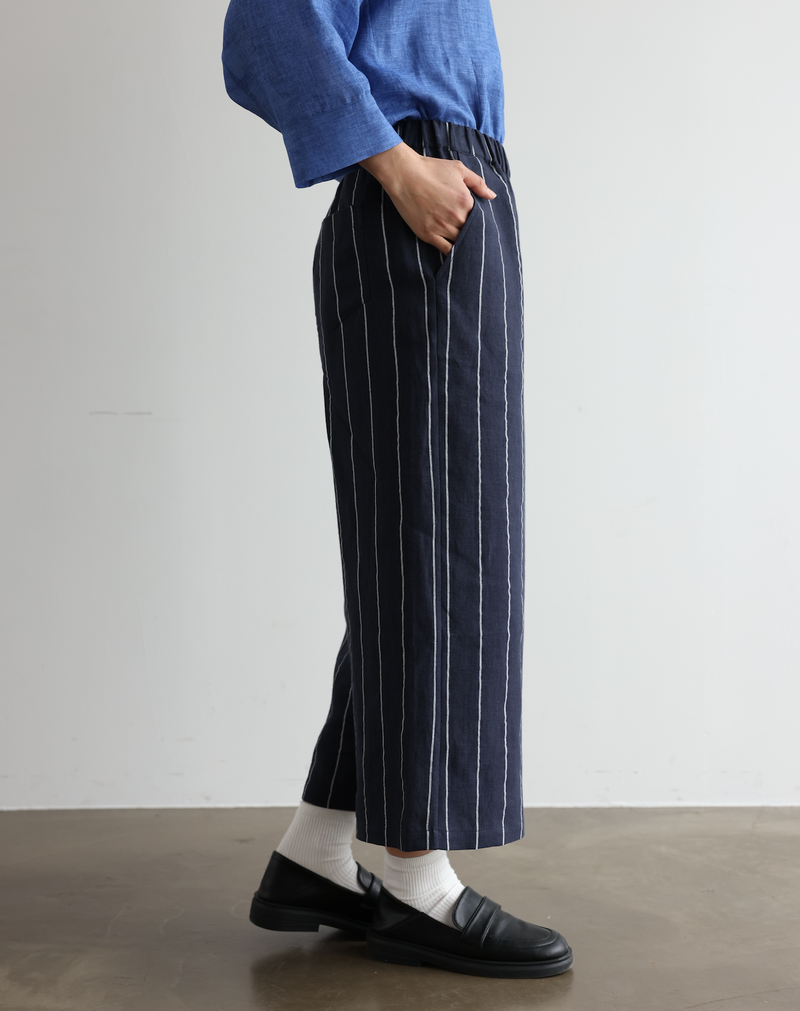 着やせデザインで動きやすさとスタイルアップを両立 オリジナル ストライプワイドパンツ リネン100％　 250405