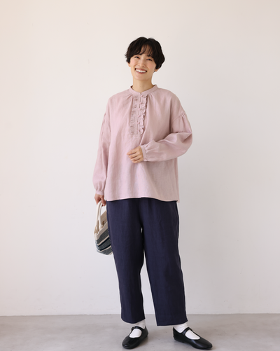 フロントフリルが可愛い フランチリネン100％　シャツブラウス 250913