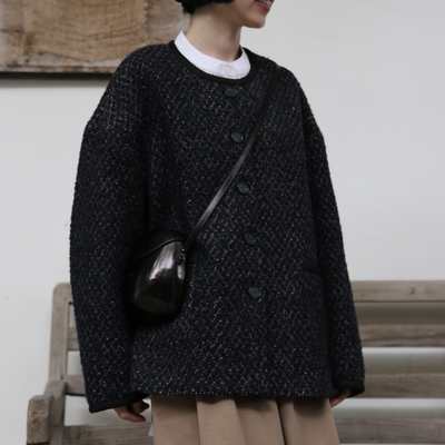 A high-quality tweed jacket made with premium Italian wool. 251008-1 