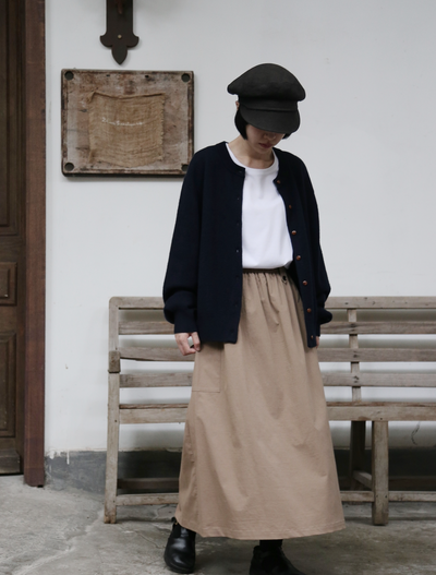 A soft and warm Shetland wool cardigan. Wool cardigan 251104