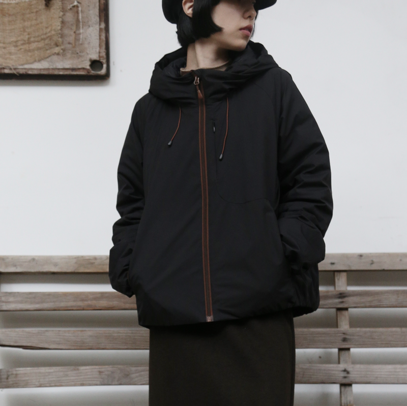 軽さと温かさの新次元。日常を洗練する、スポーティなダウンジャケット ダウンコート 251123-1