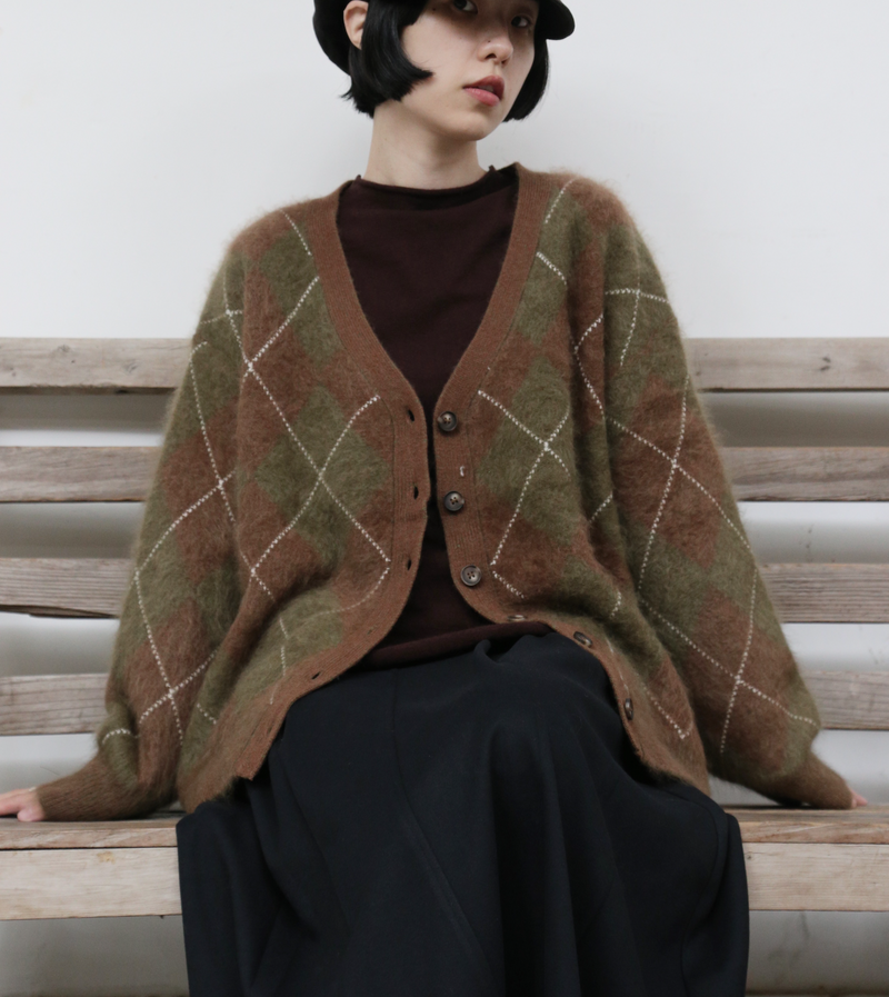 防寒性とおしゃれさを兼ね備えた、秋冬の必須アイテム ウールとカシミヤ混カーディガン　251124