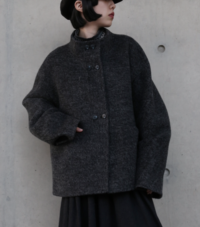 熟練の技が光る、総手縫いウールハイネックコート　ウールコート　251131-1
