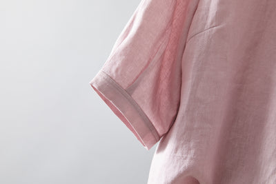 Eye-catching, cute linen blouse with a ruffled collar. Can be worn front or back. 2-way blouse. Product code: 230609