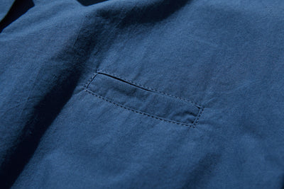 ラフな大人の着こなし　長袖シャツ　コットン100％　　230901