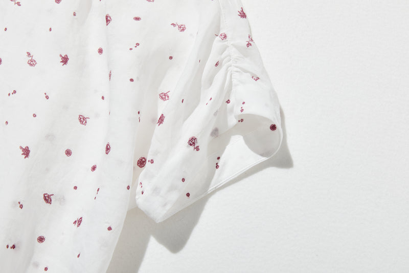 真夏にも涼しく着れる麻のブラウス　プリントブラウス　250606