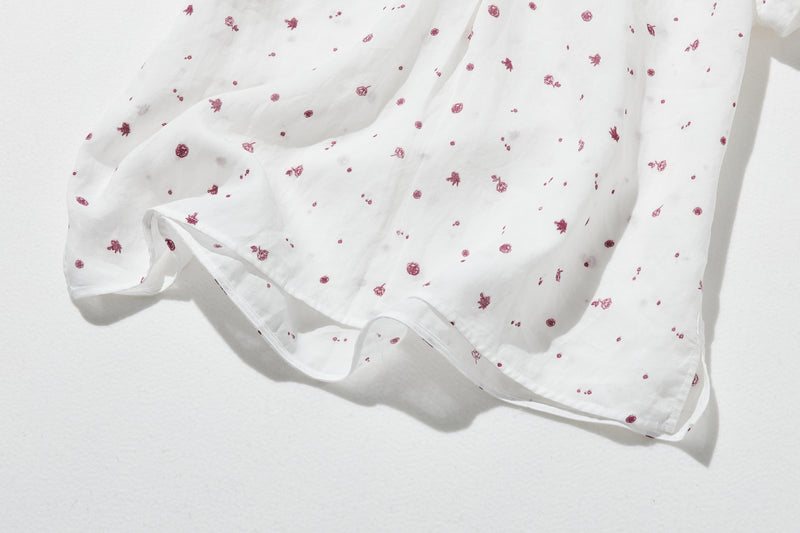 真夏にも涼しく着れる麻のブラウス　プリントブラウス　250606