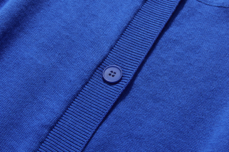 存在感適中的開襟羊毛衫，配色提花，長袖，241001