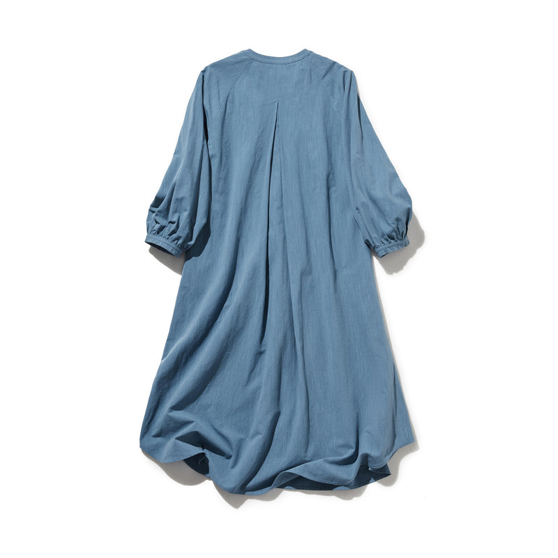 ふんわりした女性らしいシルエットが魅力。秋冬の抜け感ロングワンピース　コットンリネン ワンピース　250912-1