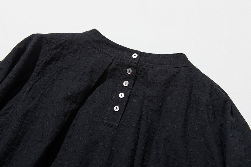 ふんわり優美な刺繍が魅力のコットンプルオーバー 7分袖　コットン100％　 250806-2