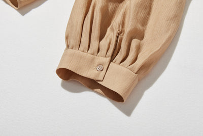 大人の可愛らしさを纏う ピンタック入りブラウス　シャツブラウス ライトグレー　250907