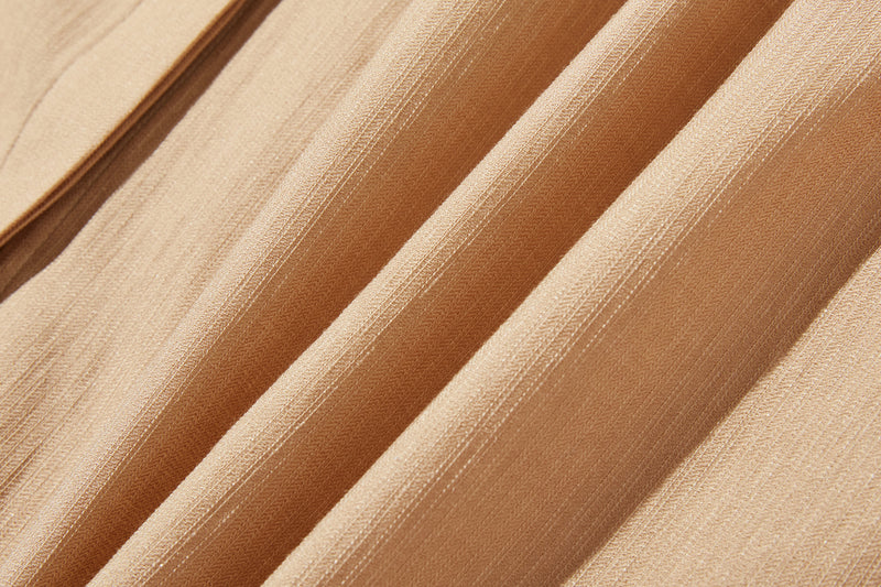 大人の可愛らしさを纏う ピンタック入りブラウス　シャツブラウス ライトグレー　250907