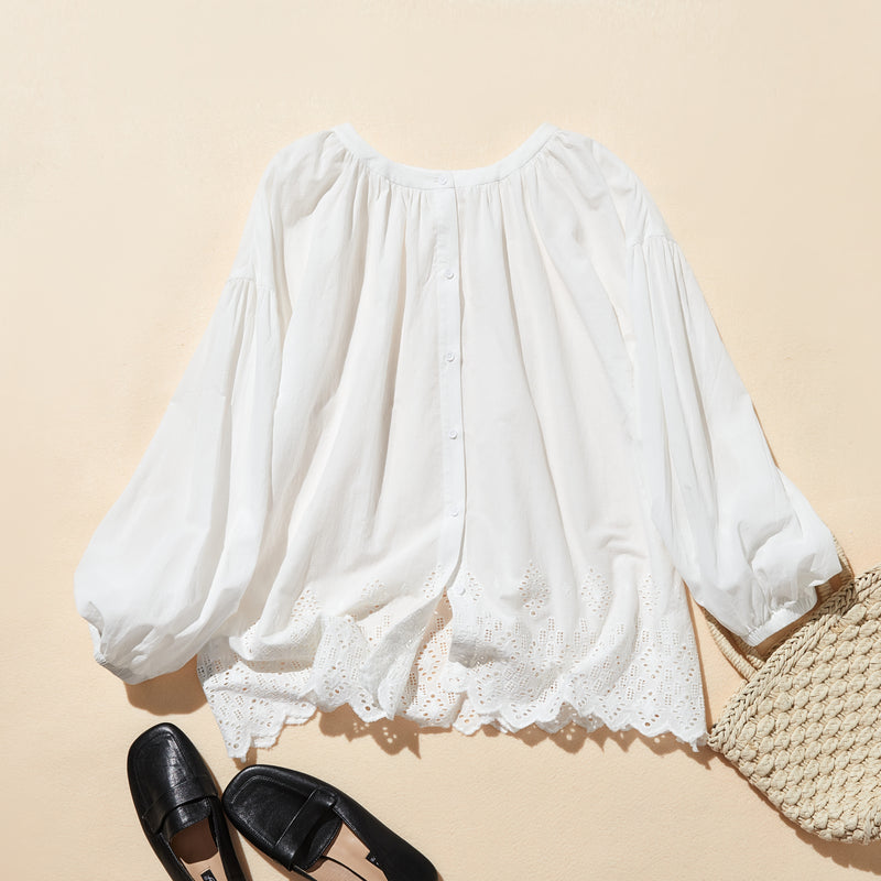 【繊細なスクラップ刺繡が華やか】オールシーズン愛用できる綿素材レースブラウス　前後２way 　250911