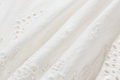 【繊細なスクラップ刺繡が華やか】オールシーズン愛用できる綿素材レースブラウス　前後２way 　250911