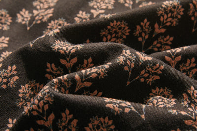 春にぴったりのエレガントな柄ワンピース　コットン混　シャツワンピース ブラウン　250304-1