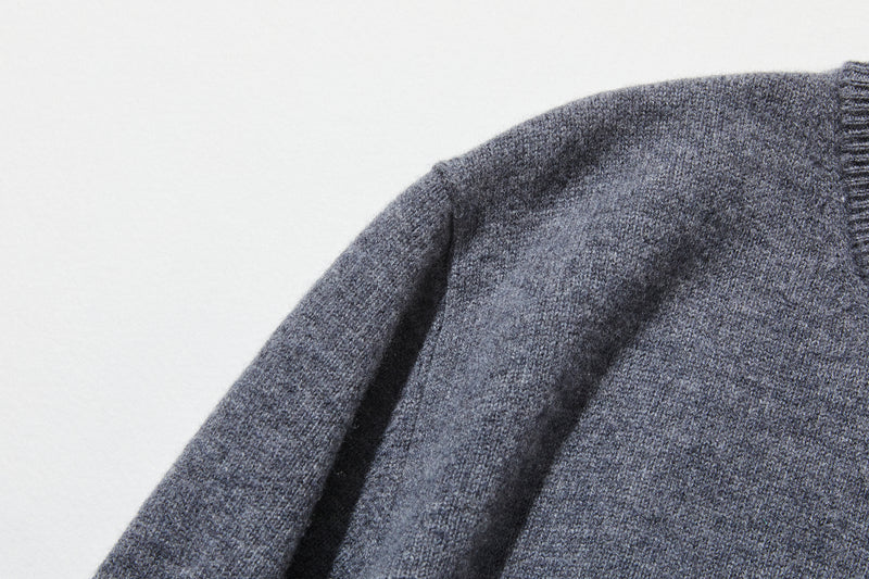 A soft and warm Shetland wool cardigan. Wool cardigan 251104