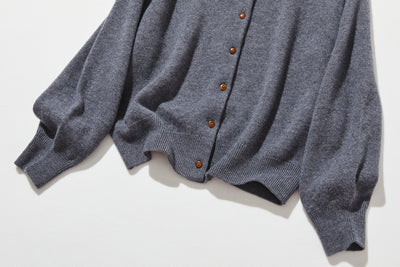 A soft and warm Shetland wool cardigan. Wool cardigan 251104