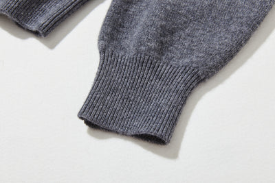 A soft and warm Shetland wool cardigan. Wool cardigan 251104