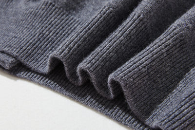 A soft and warm Shetland wool cardigan. Wool cardigan 251104