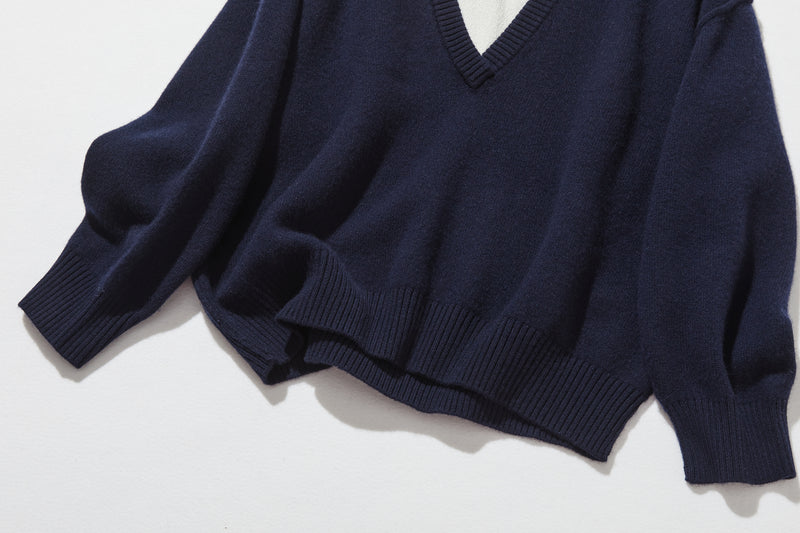 Warm and cozy. Shetland wool oversized sweater, V-neck sweater 251105