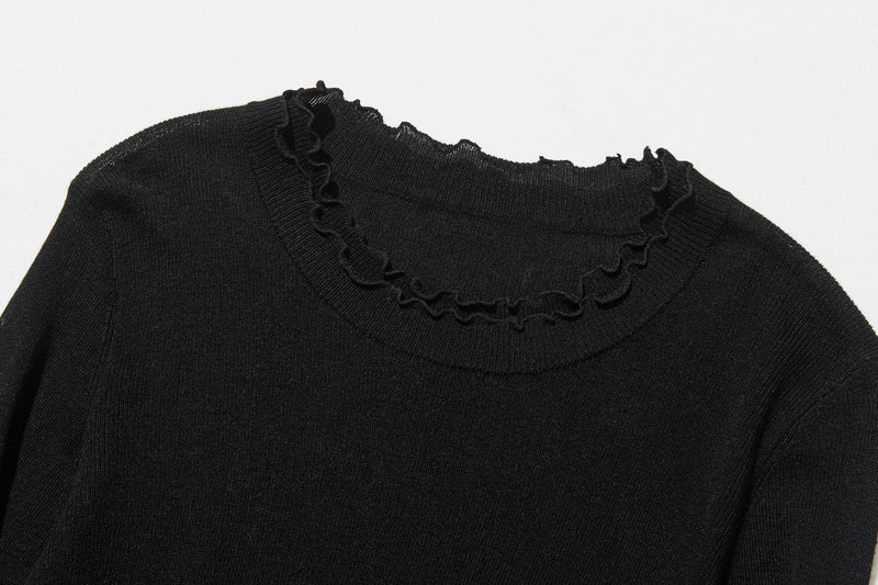 すっきり女性らしいシルエット。肌に寄り添う、軽くて暖かなハイゲージニット 251102