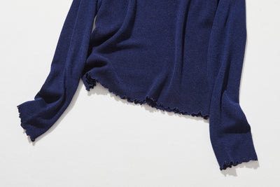 すっきり女性らしいシルエット。肌に寄り添う、軽くて暖かなハイゲージニット 251102