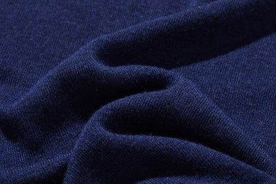 すっきり女性らしいシルエット。肌に寄り添う、軽くて暖かなハイゲージニット 251102