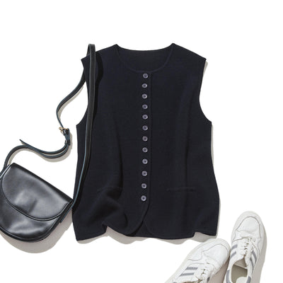 快適さとスタイルを両立　上質なウール100%のニットベスト　ウール100％　　251101