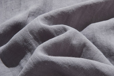 上品なアクセントが映える、フレンチリネンのAラインワンピース　リネンワンピース 250916