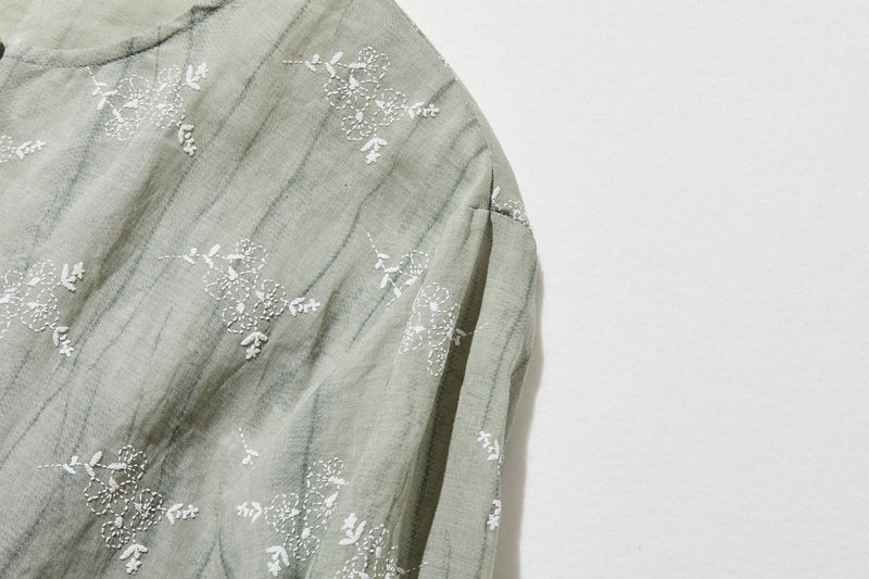 「きちんと感」と「リラックス感」の絶妙なバランス 7分袖ブラウス　麻100％　　250604