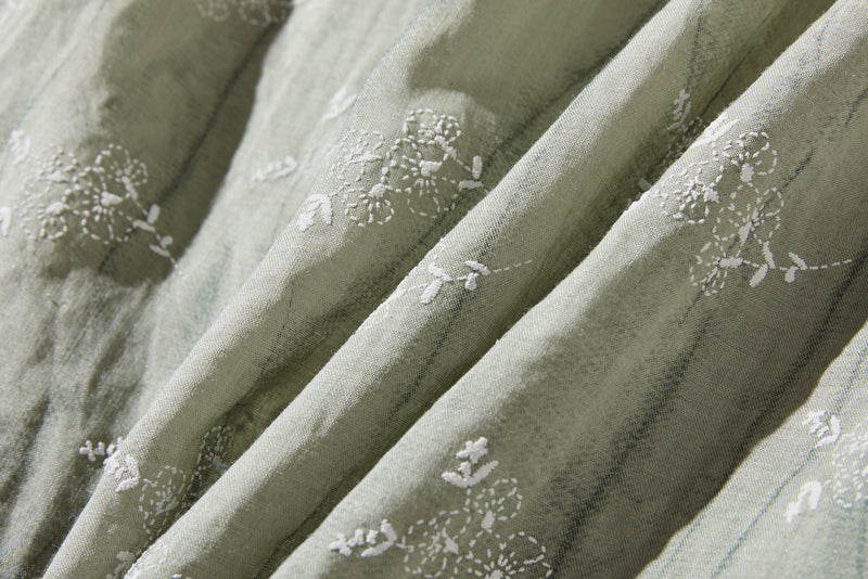 「きちんと感」と「リラックス感」の絶妙なバランス 7分袖ブラウス　麻100％　　250604