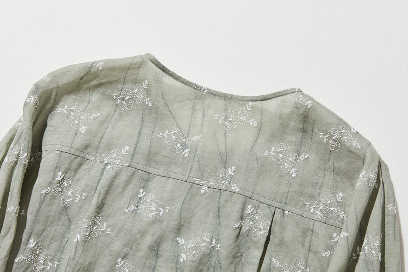 「きちんと感」と「リラックス感」の絶妙なバランス 7分袖ブラウス　麻100％　　250604