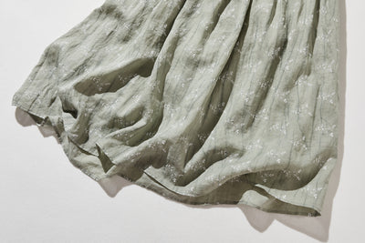 ナチュラルな大人可愛いを叶える 麻100% フラワーフレアスカート　ギャザースカート 　250706