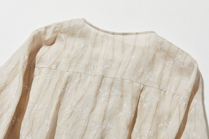 「きちんと感」と「リラックス感」の絶妙なバランス 7分袖ブラウス　麻100％　　250604