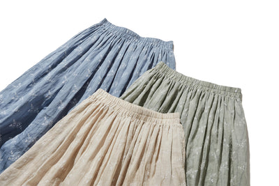 ナチュラルな大人可愛いを叶える 麻100% フラワーフレアスカート　ギャザースカート 　250706