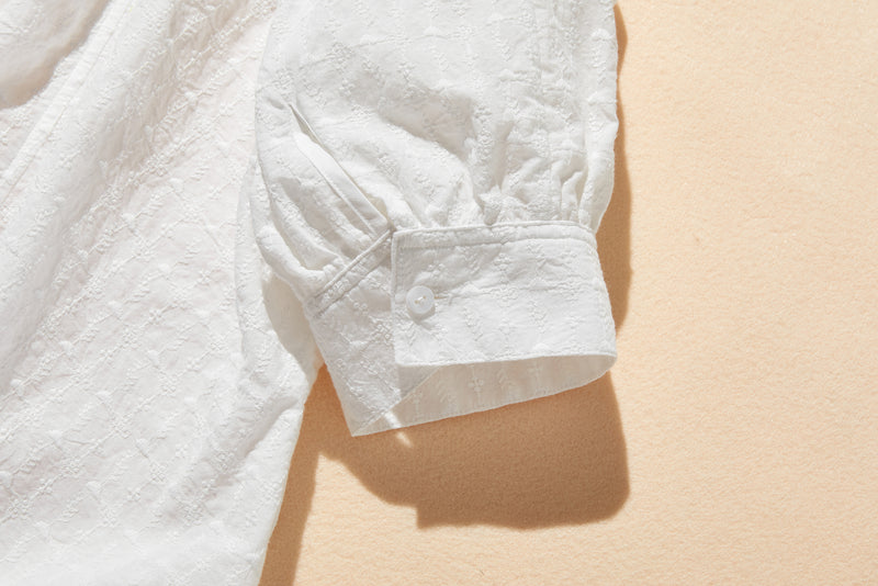 ふんわり優美な刺繍が魅力のコットンプルオーバー 7分袖　コットン100％　ホワイト 250806-1