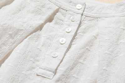 ふんわり優美な刺繍が魅力のコットンプルオーバー 7分袖　コットン100％　ホワイト 250806-1