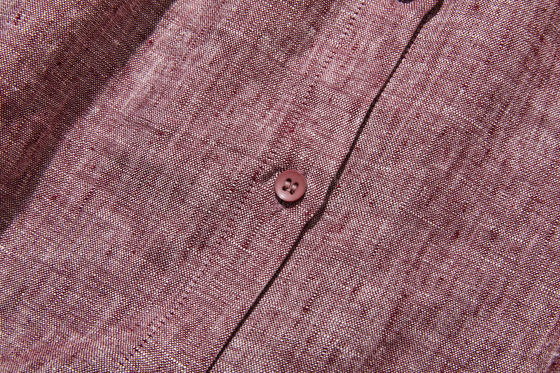 大人の上品で可愛らしい雰囲気をまとうリネン ブラウス　リネン100％　シャツブラウス 250914