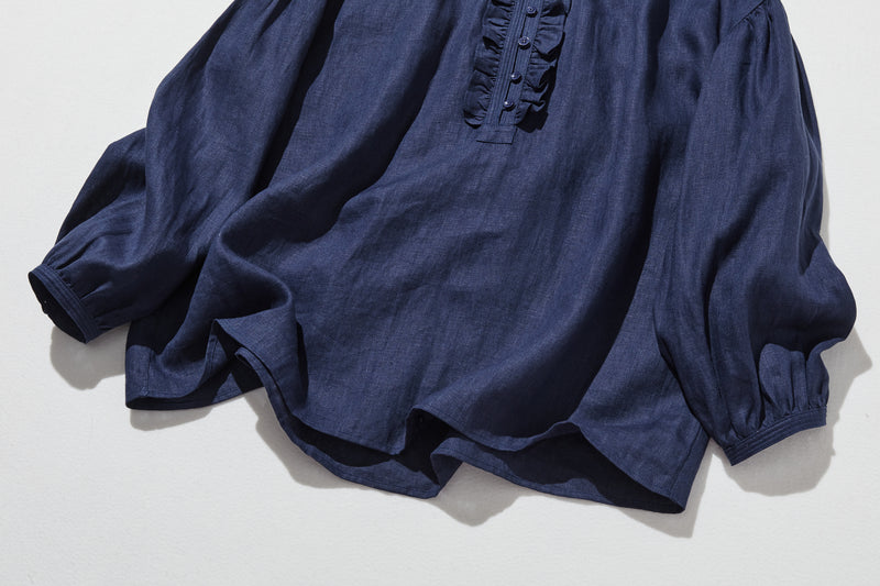 フロントフリルが可愛い フランチリネン100％　シャツブラウス 250913